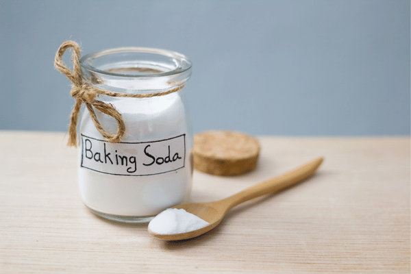 Sử dụng baking sode 2 - 3 lần/tuần để có thể trị dứt điểm tóc bết