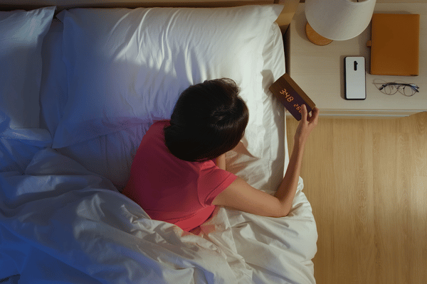 Tắm đêm trước khi ngủ có thể làm bạn tỉnh táo và khó vào giấc ngủ