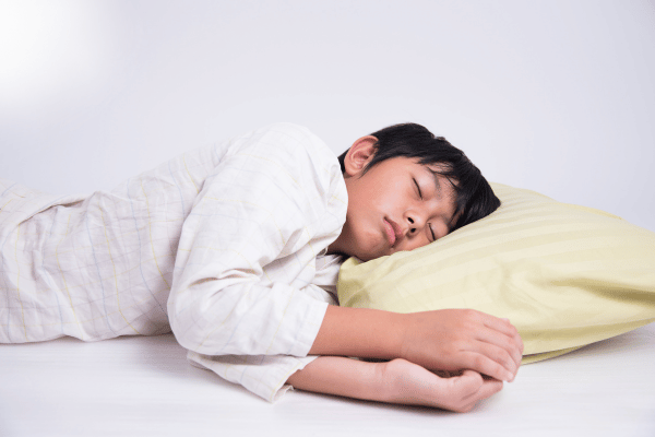Bố mẹ nhớ chú ý giữ gìn vệ sinh nhà cửa và nơi học tập cho trẻ