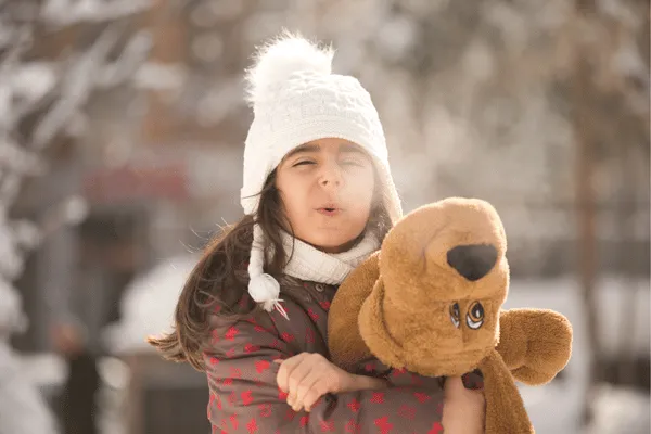 Ưu tiên mặc quần áo nhiều lớp để giữ ấm cơ thể