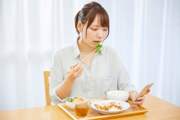 Cần xây dựng chế độ ăn uống cân bằng để tăng cường sức đề kháng cho cơ thể