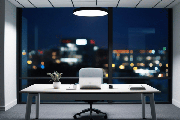 Đặt một chậu cây để bàn làm việc giúp bạn tràn đầy năng lượng hơn