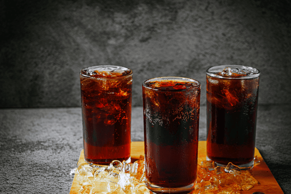 Chị em nên hạn chế nước ngọt trong những ngày tới tháng