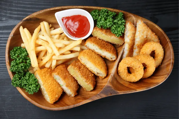 Nên hạn chế ăn các món chiên rán nhiều dầu mỡ khi bị ho